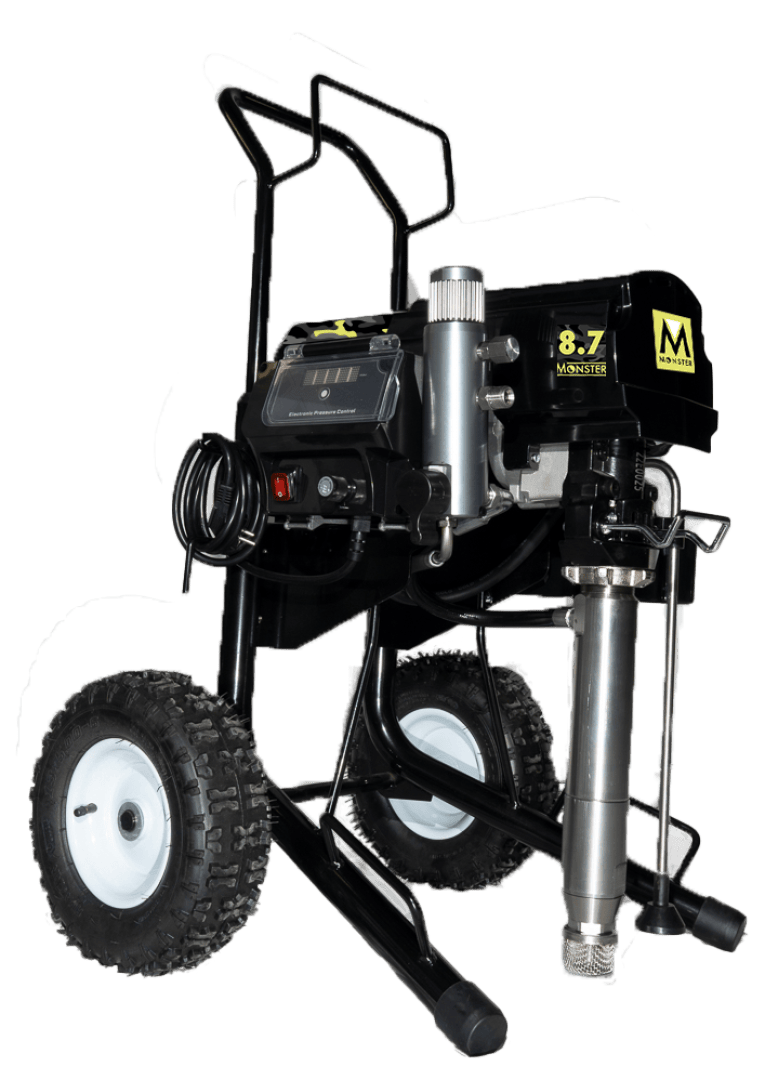 Ein schwarz-silbernes Industrie-Farbspritzgerät mit großen Rädern, Metallrahmen und angeschlossenem Schlauch, für den harten Einsatz konzipiert.