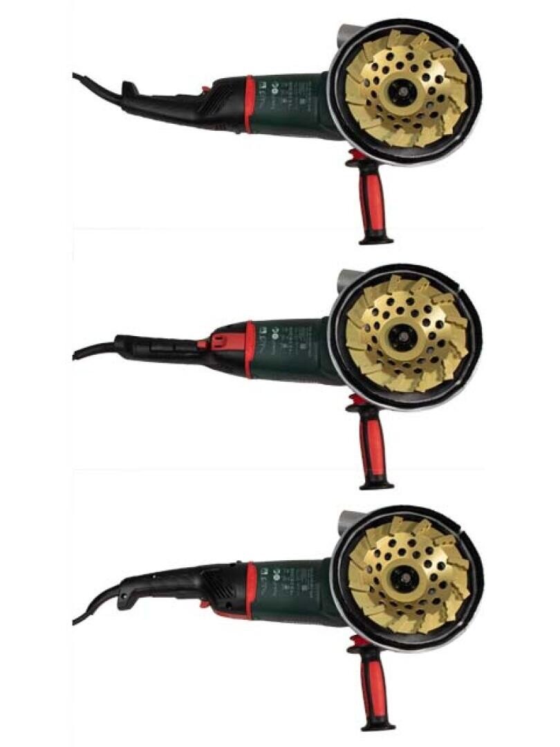 Drei elektrische Winkelschleifer mit roten Griffen und runden goldenen Schleifscheiben sind horizontal, jeweils in einer anderen Ausrichtung, auf einem weißen Hintergrund dargestellt.
